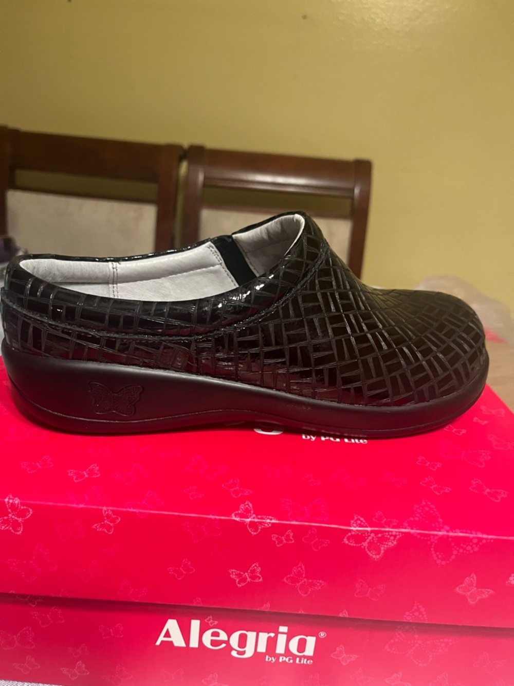 Alegria Kay-7702W Black Patent Slip-On Clog with Basketweave Texture size 38